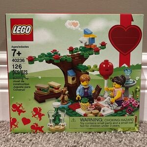 Lego Romantic Valentine Picnic